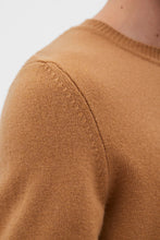 Load image into Gallery viewer, Sigfred Merino Lambswool Sweater Camel
