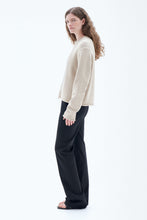 Laden Sie das Bild in den Galerie-Viewer, Pullover mit Rollsaum Hellbeige