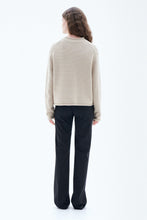 Laden Sie das Bild in den Galerie-Viewer, Pullover mit Rollsaum Hellbeige