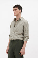 Load image into Gallery viewer, Algot Relaxed Cotton Linen Shirt Ivy Green