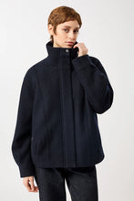 Laden Sie das Bild in den Galerie-Viewer, Oversized Quilted Blouson, Black