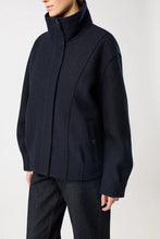 Laden Sie das Bild in den Galerie-Viewer, Oversized Quilted Blouson, Black