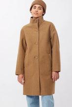 Load image into Gallery viewer, Pennfield Coat Walnut