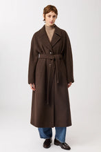 Laden Sie das Bild in den Galerie-Viewer, Long recycled wool coat, Coffee