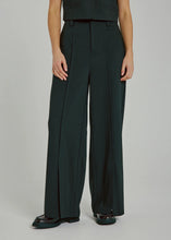 Load image into Gallery viewer, Kamin pleat pants Black