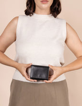 Load image into Gallery viewer, Ollie Wallet Black Classic Leather