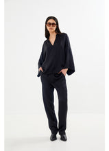 Load image into Gallery viewer, Carly solid pants Black