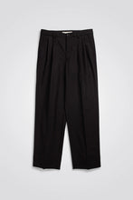 Load image into Gallery viewer, Benn Relaxed Pleated Trousers Black