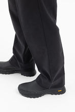 Load image into Gallery viewer, Benn Relaxed Pleated Trousers Black