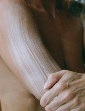 Load image into Gallery viewer, 307 Body Lotion Hinoki 240 ml