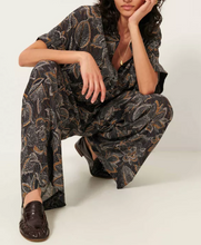 Laden Sie das Bild in den Galerie-Viewer, CHERYL Pants Phantom Indobloom