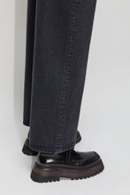 Load image into Gallery viewer, Drop Jeans Washed Black