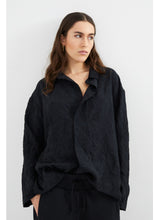 Load image into Gallery viewer, Ellenor Crinckled shirt Black