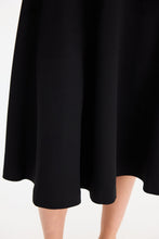 Laden Sie das Bild in den Galerie-Viewer, Flared Skirt, Black