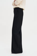 Laden Sie das Bild in den Galerie-Viewer, Harlow Wool Trousers, Black