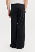 Laden Sie das Bild in den Galerie-Viewer, Hector Corduroy Trousers, Dark Navy