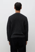 Laden Sie das Bild in den Galerie-Viewer, Hirtshals Tech Merino Waffle Crew, Charcoal Melange