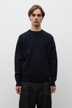 Laden Sie das Bild in den Galerie-Viewer, Kragholm Boiled Wool Crewneck, Dark Navy