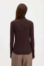 Laden Sie das Bild in den Galerie-Viewer, Rib Mock Neck Top, Dark Chocolate