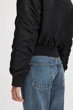 Laden Sie das Bild in den Galerie-Viewer, Nylon Zip Jacket, Black
