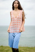 Laden Sie das Bild in den Galerie-Viewer, Raha weite Shorts aus hellblauem Denim, helle Waschung