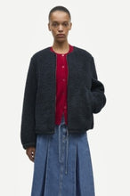 Laden Sie das Bild in den Galerie-Viewer, Saautumn jacket 14927, Salute