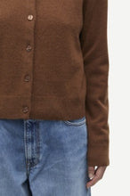 Laden Sie das Bild in den Galerie-Viewer, Saboston cardigan 6304, Potting Soil