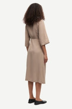 Load image into Gallery viewer, Sahani dress 1562 Greige