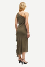 Load image into Gallery viewer, Samoena dress 15154 Dark Greige