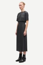 Load image into Gallery viewer, Sauma ss dress 10167 Gray pinstripe