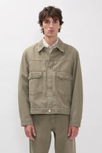 Laden Sie das Bild in den Galerie-Viewer, Storadal Resist Dyed Twill Type II Jacke, Vetiver