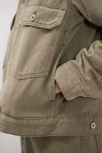 Laden Sie das Bild in den Galerie-Viewer, Storadal Resist Dyed Twill Type II Jacke, Vetiver