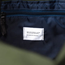 Load image into Gallery viewer, STURE Weekend bag Dawn green