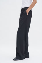 Laden Sie das Bild in den Galerie-Viewer, Tailored Trousers, Black