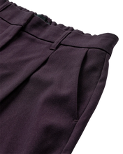 Laden Sie das Bild in den Galerie-Viewer, TAILOR Pants, Plum Perfect