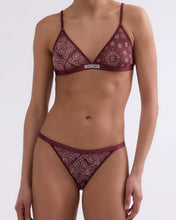 Laden Sie das Bild in den Galerie-Viewer, UMA triangle bralette, Bordeaux