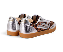 Laden Sie das Bild in den Galerie-Viewer, G-Volley Animalprint, Silver/Leo