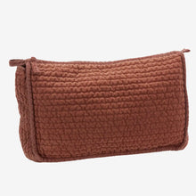Laden Sie das Bild in den Galerie-Viewer, Quilted Velvet Washbag, Brick