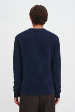 Laden Sie das Bild in den Galerie-Viewer, Wool Yak Sweater, Navy