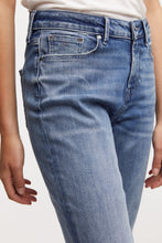 Load image into Gallery viewer, Margot FMNWL Natural Worn-In light indigo