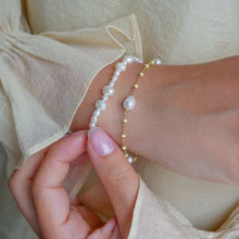 Load image into Gallery viewer, Lola Perlita Bracelet