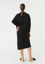 Laden Sie das Bild in den Galerie-Viewer, HOPE Fly Dress schwarz