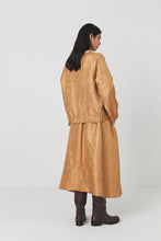 Load image into Gallery viewer, Alvi Trellis jacquard blouse Hazelnut
