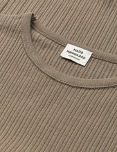 Load image into Gallery viewer, Pointella Trixy Tee, Walnut
