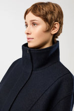 Laden Sie das Bild in den Galerie-Viewer, Oversized Quilted Blouson, Black

