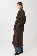 Laden Sie das Bild in den Galerie-Viewer, Long recycled wool coat, Coffee
