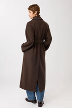 Laden Sie das Bild in den Galerie-Viewer, Long recycled wool coat, Coffee
