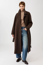 Laden Sie das Bild in den Galerie-Viewer, Long recycled wool coat, Coffee
