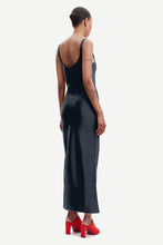 Load image into Gallery viewer, Sunna dress 12956 Salute
