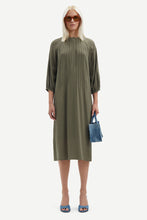 Load image into Gallery viewer, Saselma dress 15154 Dusty Olive
